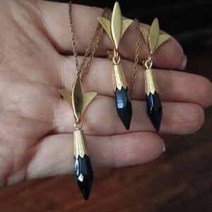 Vintage Black and Gold Pendant Necklace And Clip On Earrings By Emmons